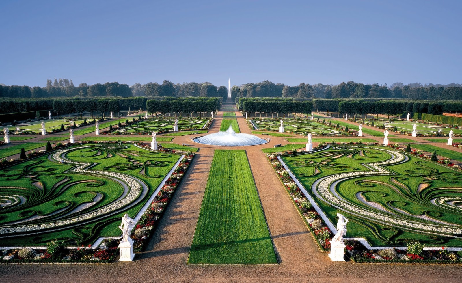 HORTIBUS: LES RESIDENCES DES PRINCES DE HANOVRE HORTIBUS: LES RESIDENCES DES PRINCES DE HANOVRE