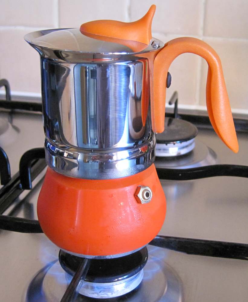 How To Use A Percolator Coffee Pot On The Stove / European Household
