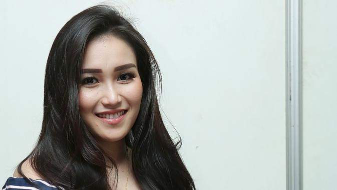 Lirik Lagu Ayu Ting Ting Sik Asik Lirik Lagu Dunia