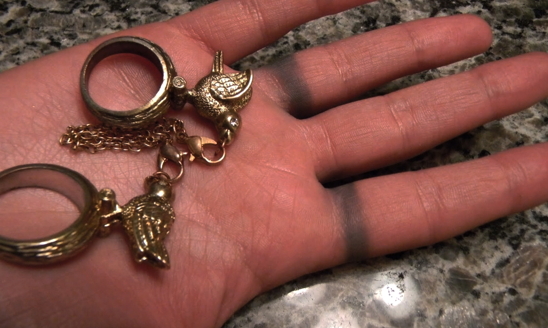 El Arte de la Orfebrería y Joyería ¿Por qué algunas joyas manchan la