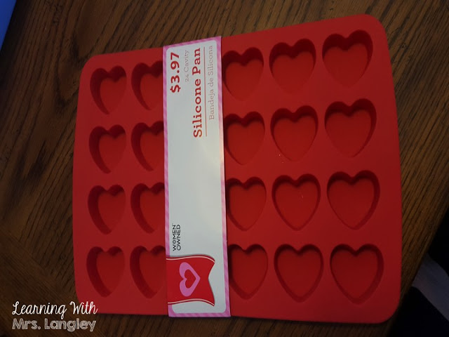 Valentine's for your preschool, kindergarten, or first grade students are so fun! Counting collections is a great Valentine's Day activity. Fun hands on activities with easy Dollar Tree materials are a great way to keep students engaged. #kindergartenclassroom #kindergartenvalentines
