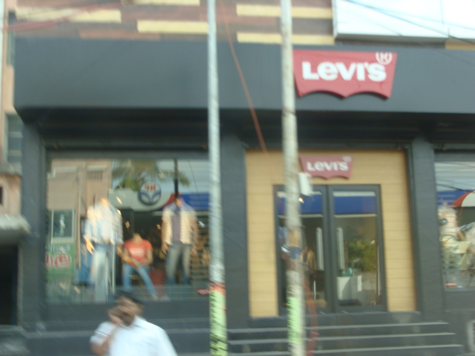 TRICHY TALKS LEVIS SHOWROOM IN TRICHY