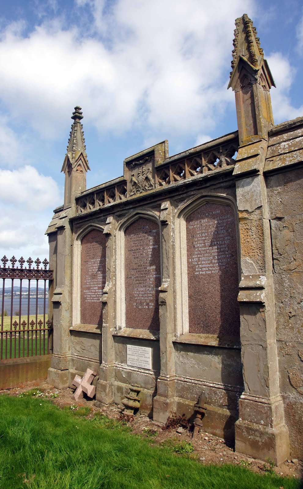 Tour Scotland Tour Scotland Photographs Of Kirkton Of Balmerino