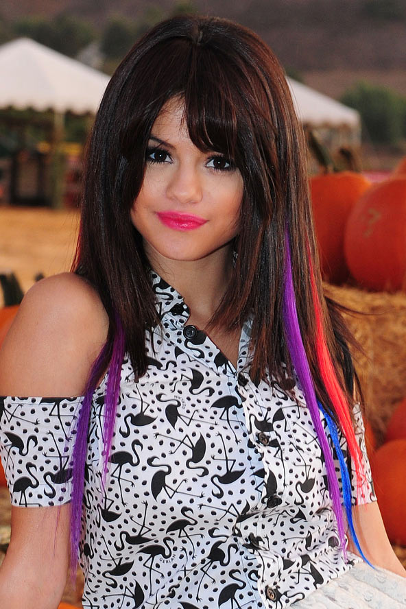 Celebrity Fashion World: Selena Gomez Hair Color 2012