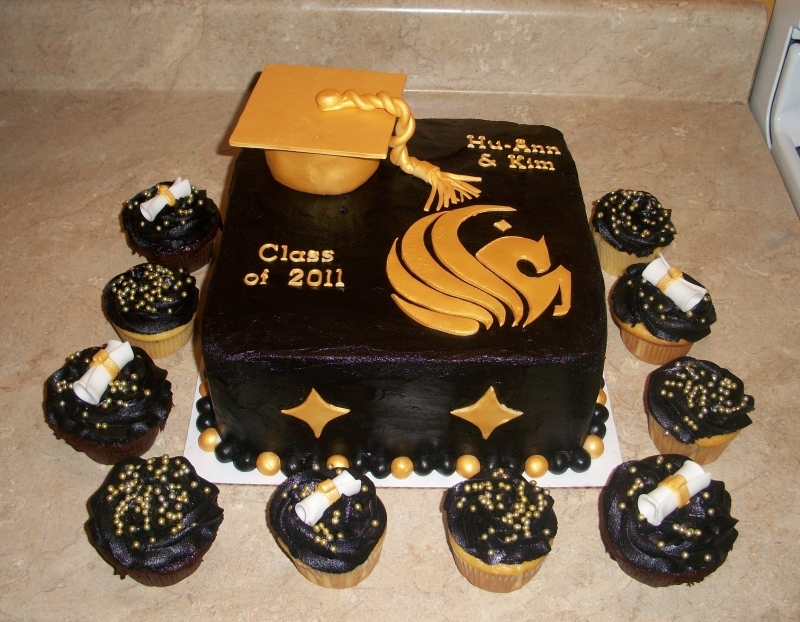 Clyde's Cupcake Magic Graduation Cakes and Cupcakes