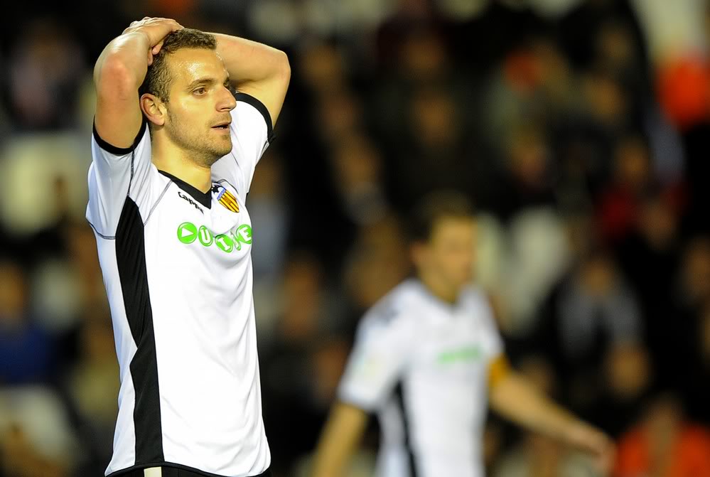 Sports Stars Roberto Soldado Profile, Pictures And Wallpapers