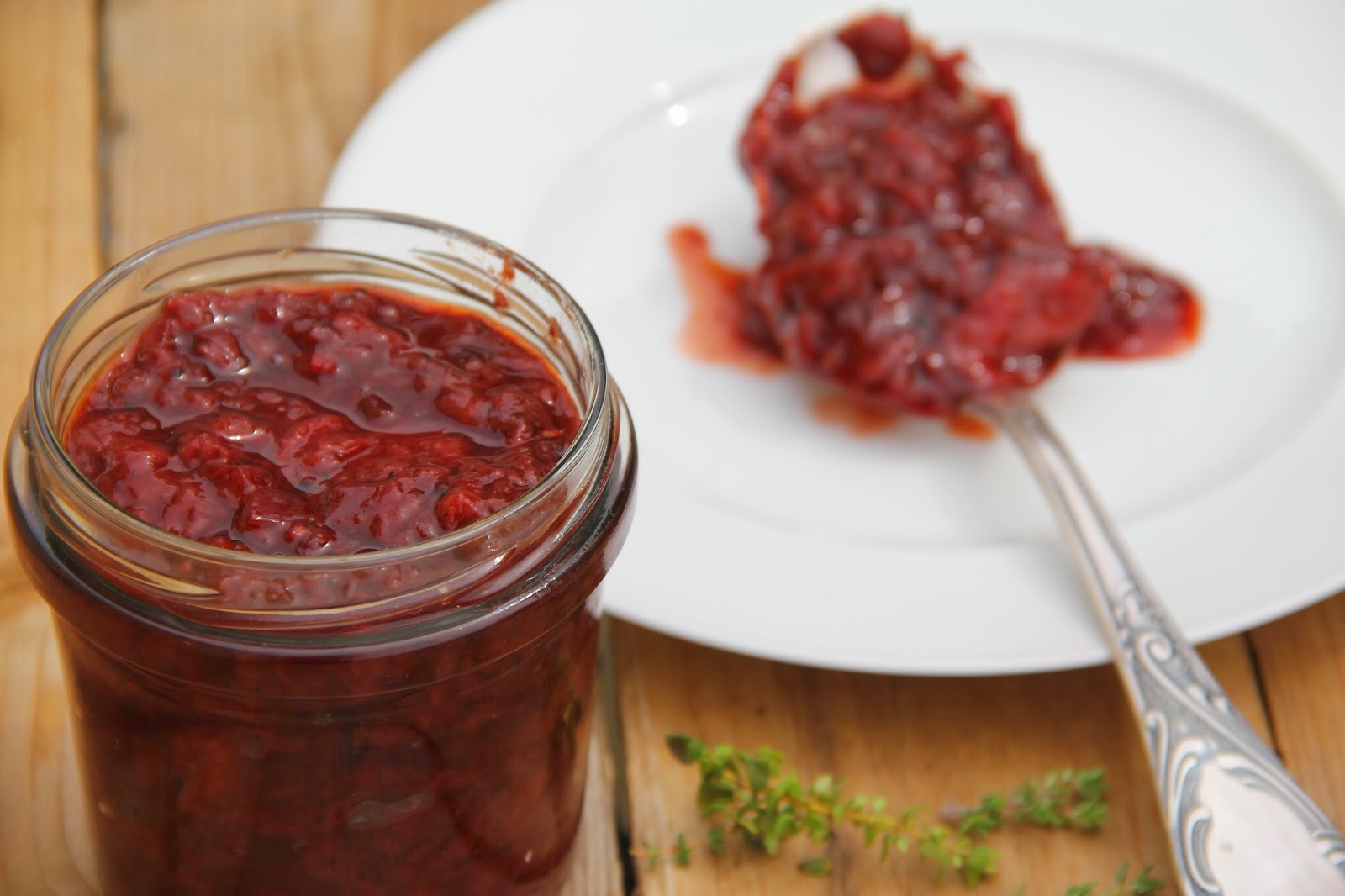 Kochbuch für Max und Moritz: Pikantes Erdbeerchutney für die Grillsaison