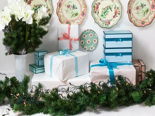 Vintage christmas decoration with paper plates
