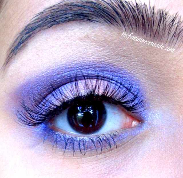 Picture of Eye Look with Annika Maya Shimmer Powder in Iris