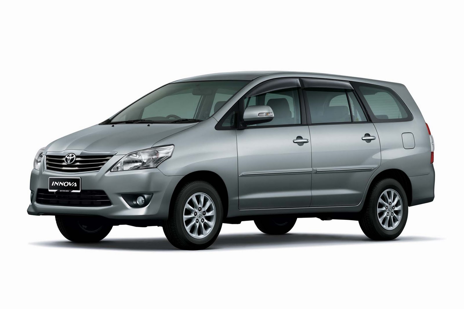 Sam's Auto Scoop: Facelifted Innova now in showrooms