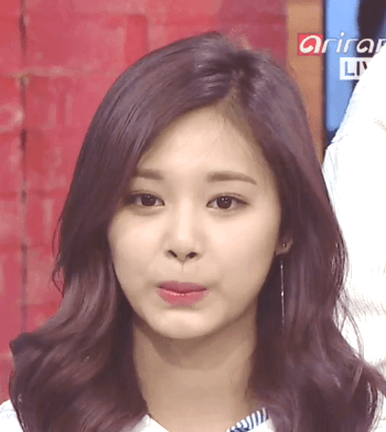 움짤 따라하는 쯔위.gif | 인스티즈