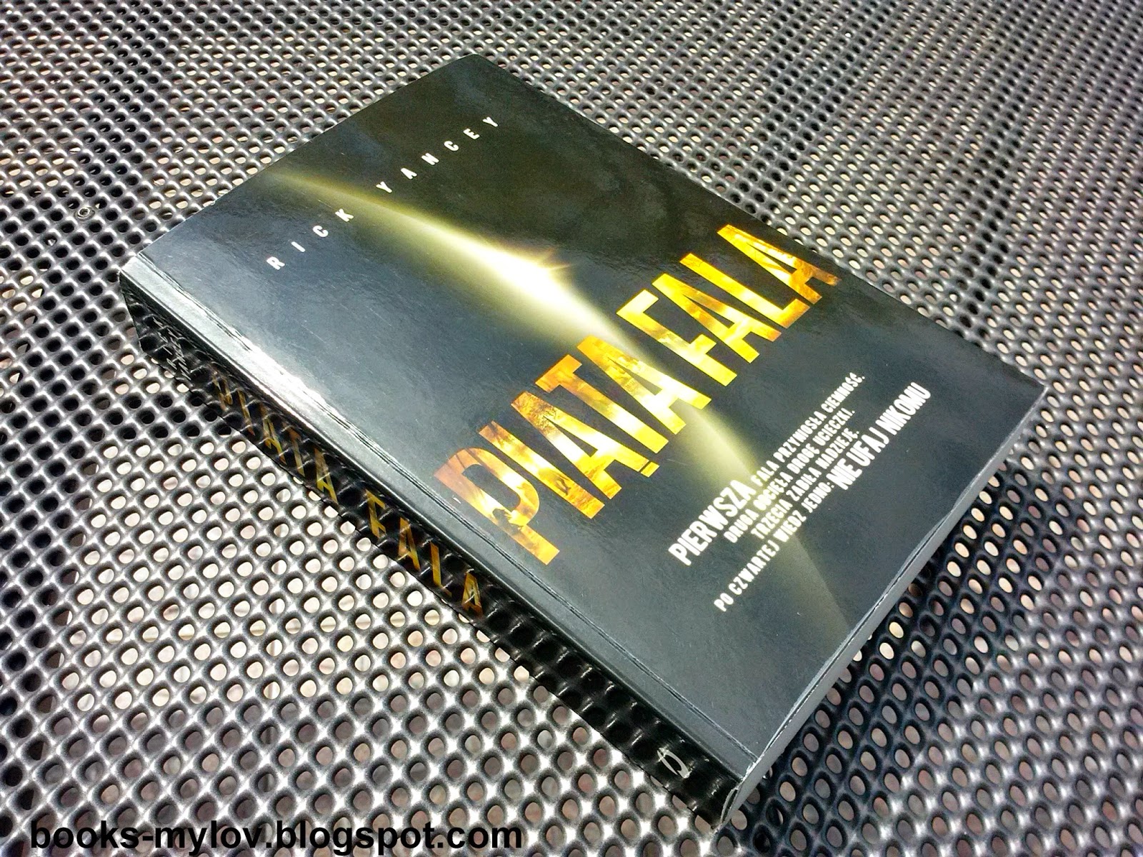 Let's read books! "Piąta fala" Rick Yancey.