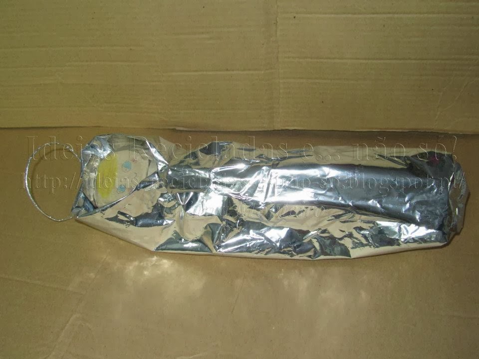 Menino Jesus com material reciclado