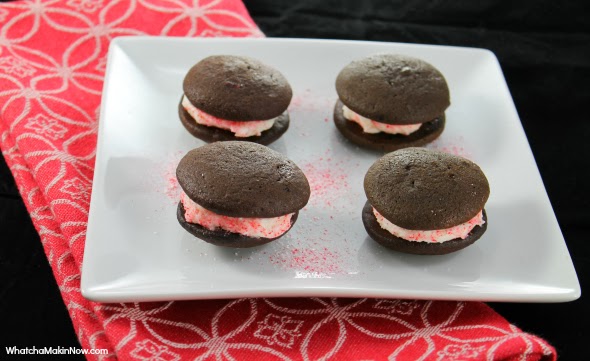 Chocolate Peppermint Whoopie Pies - BEST combo, fluffy cake with minty frosting!