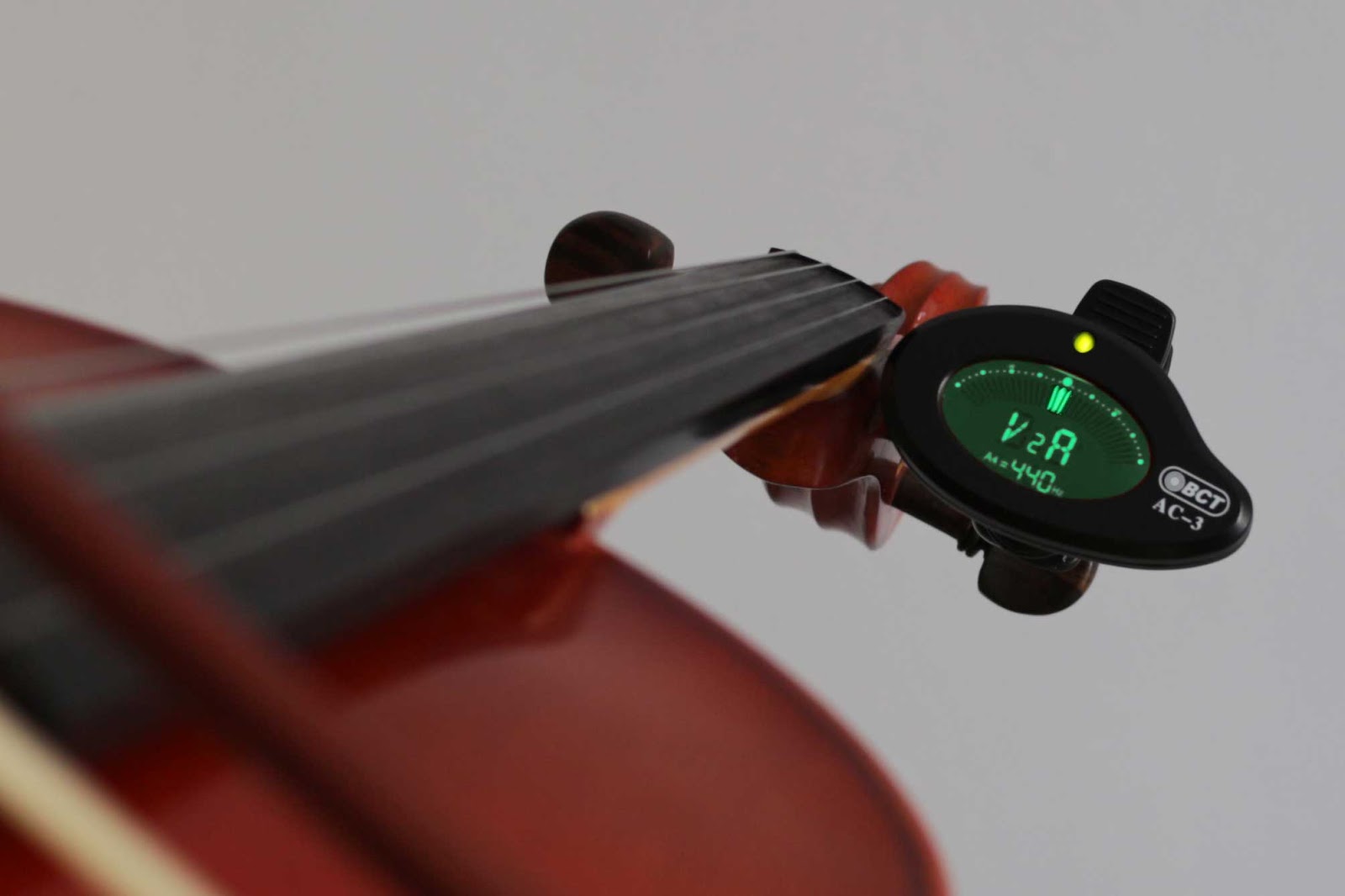 Aprender violín en afinar el violín digitales