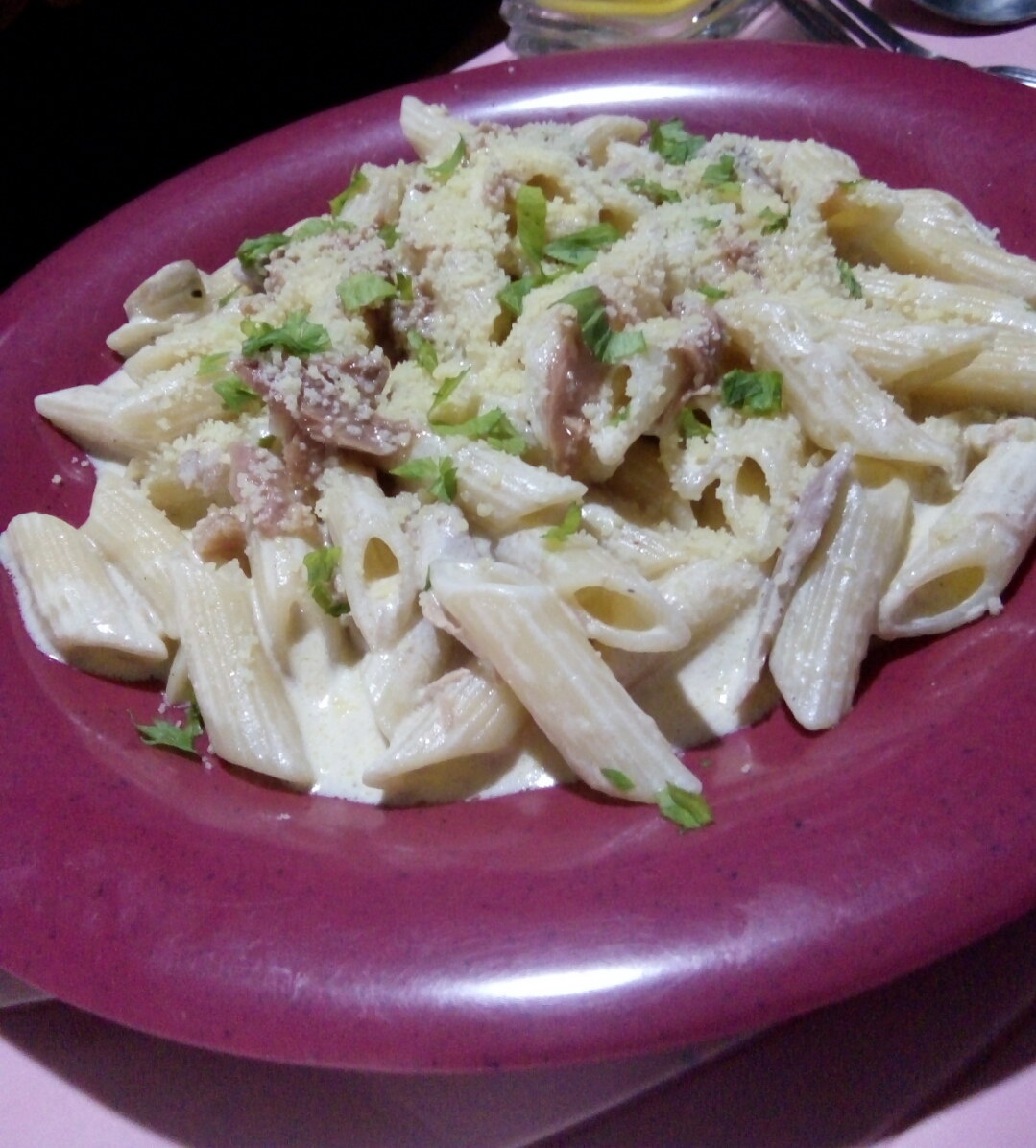 Penne Alfredo Con Tuna and Mushroom
