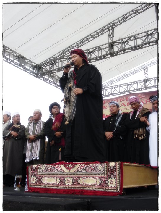 Komunitas Al Baghdadi Indonesia: FOTO ABAH KH JUNAEDI AL BAGHDADI