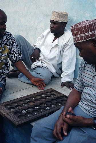 401px-Bao_players_in_stone_town_zanzibar.jpg