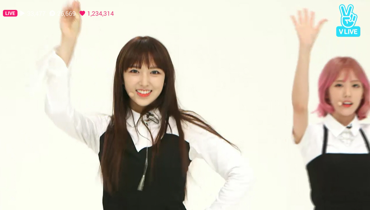 방금 우주소녀 유연정 포함 13인 첫 무대 | 인스티즈