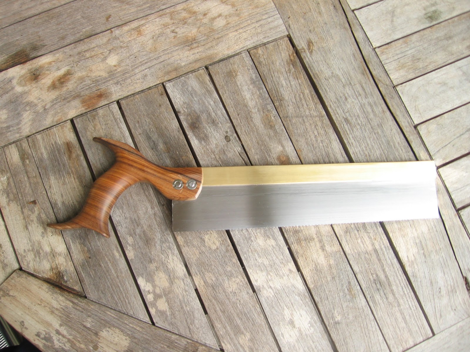 Two Lawyers Toolworks Carcase saw modern Santos