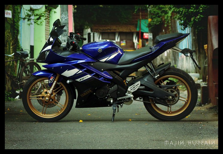 Golden Blue Yamaha R15 Wallpaper Yamaha R15 v2 Wallpapers india