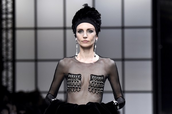 Giorgio Armani Prive Fall/Winter 2016-2017 Haute Couture - Paris Fashion Week 