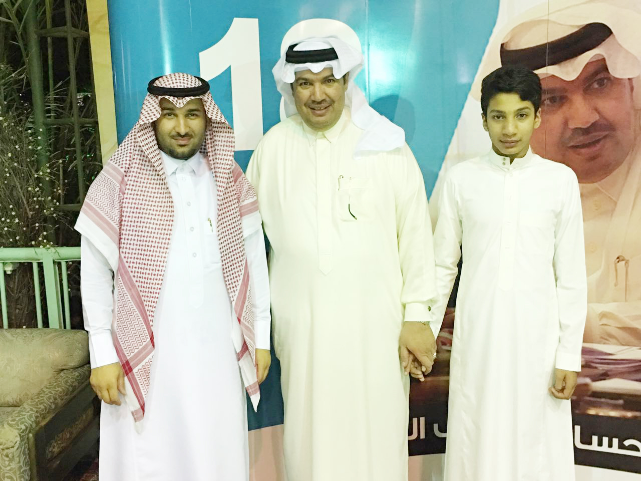 مدونة عيسى الموسى الأستاذ يوسف الطريفي يستقبل المهنئين بمناسبة فوزه في مدونة عيسى الموسى الأستاذ يوسف الطريفي يستقبل المهنئين بمناسبة فوزه في