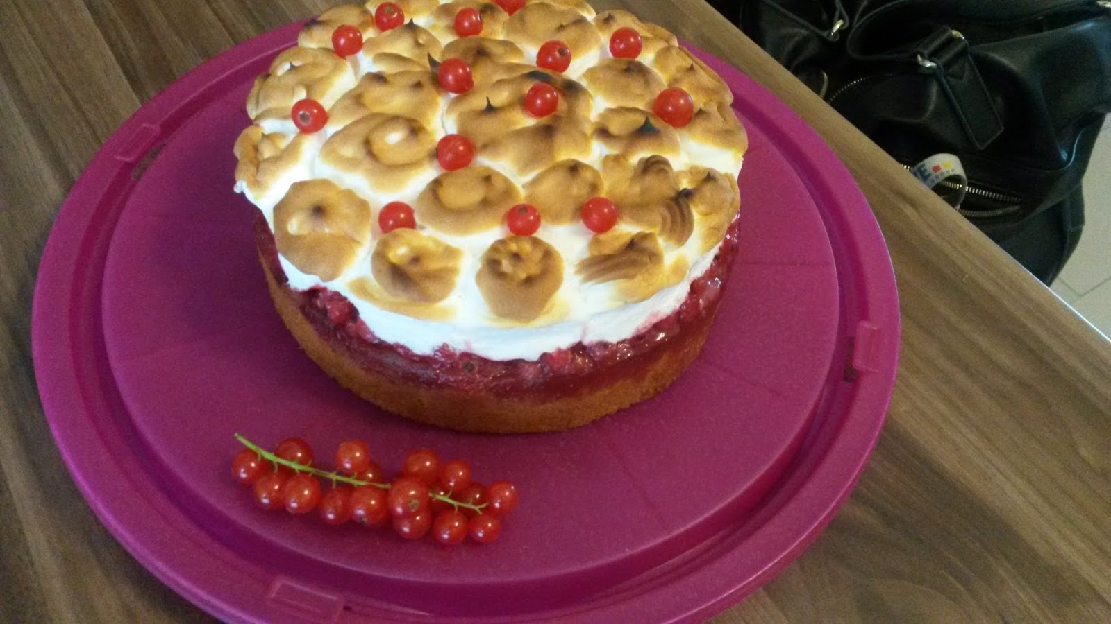 Jenny´s Rezepte Blog: Ribisel Torte mit Baiser Haube