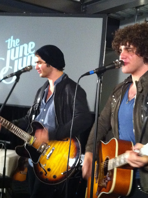 The June Junes, su primer sencillo, y al cine. - ChecaLAMovie