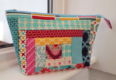 Pink Stitches: Zippy pouches