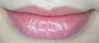 Dr. PawPaw Balm in Tinted Peach lip swatch