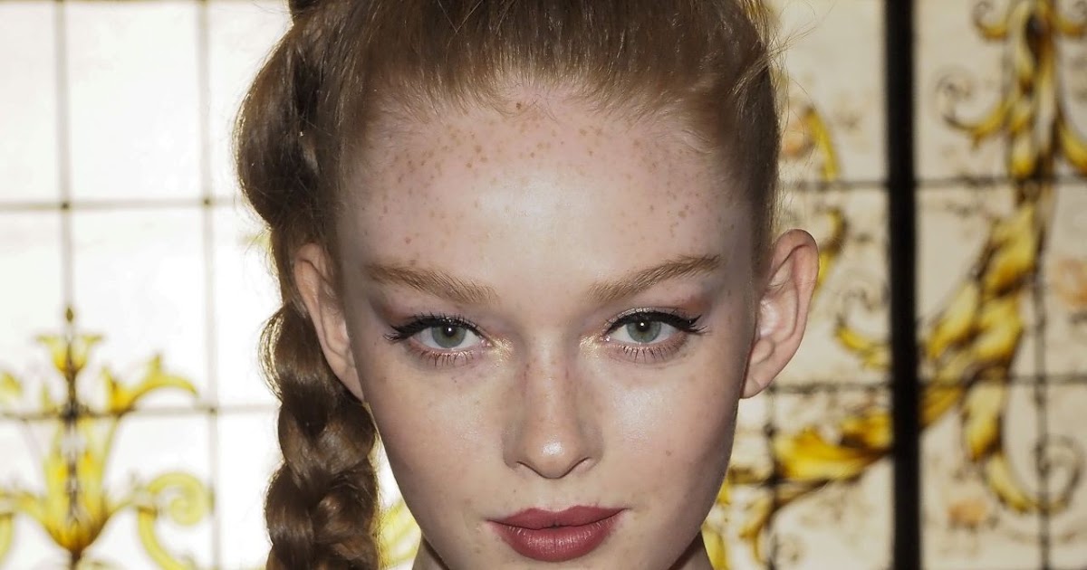 Starlet Arcade: Larsen Thompson model