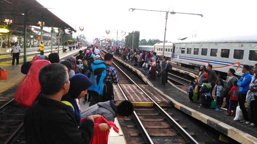 H+3, KAI Catat 40 Ribu Pemudik Tiba di Jakarta via Kereta Api