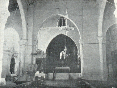 Interior de la iglesia en los años veinte del siglo XX.
