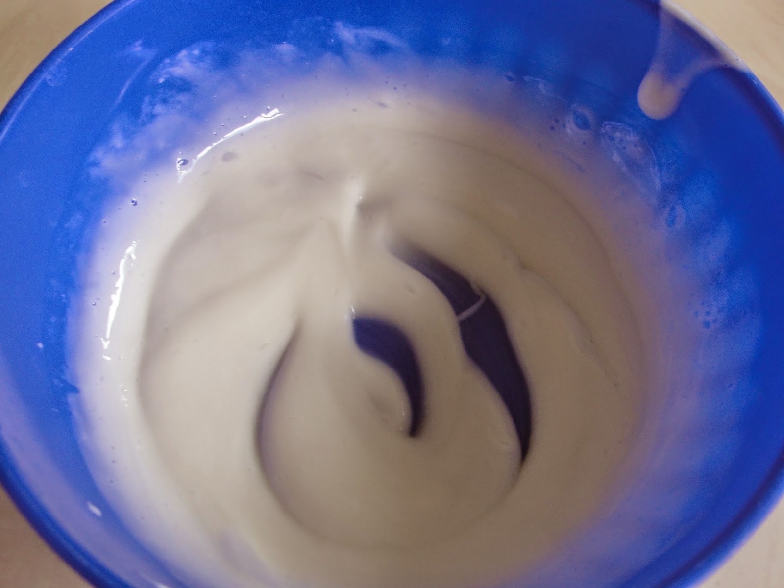 How to lighten up your hair with lemon juice (NOT!)