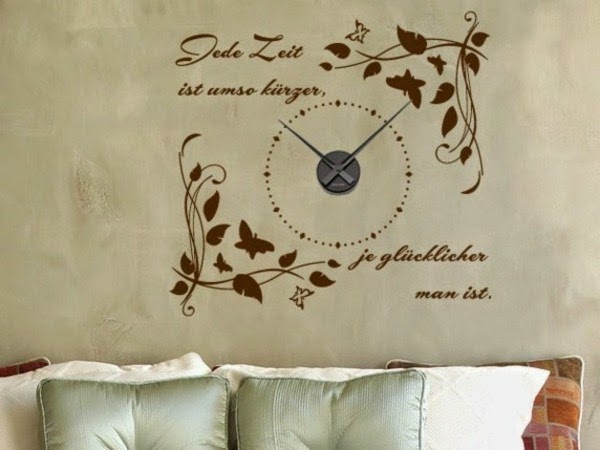 Unusual Wall Clock for Contemporary Room Design