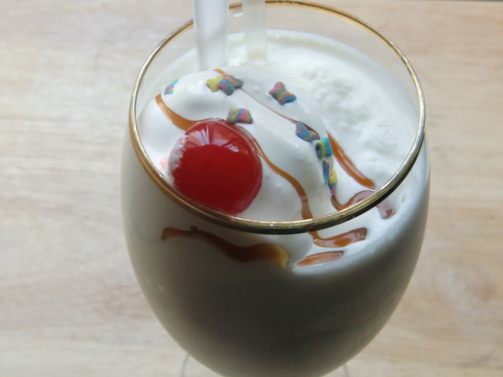 Nid Noi Cooks: Milkshake ( hand-blended ), มิลล์เชค