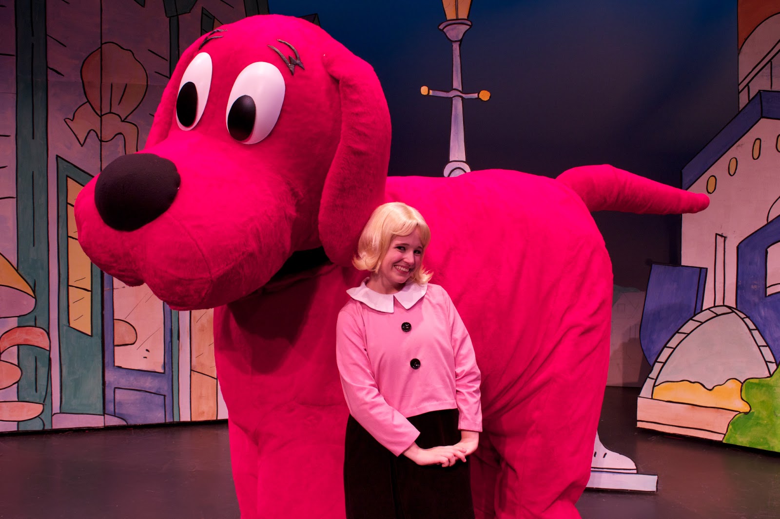 inspired-by-savannah-clifford-the-big-red-dog-stopping-by-the-hanover