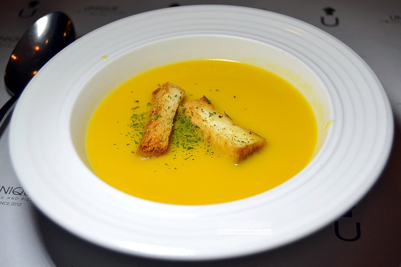 UNIQUE PASTA 維一義大利餐廳 - 工法扎實的義大利麵和甜點，用料不手軟創意組合食材鮮味@台北市松山區[小巨蛋站]