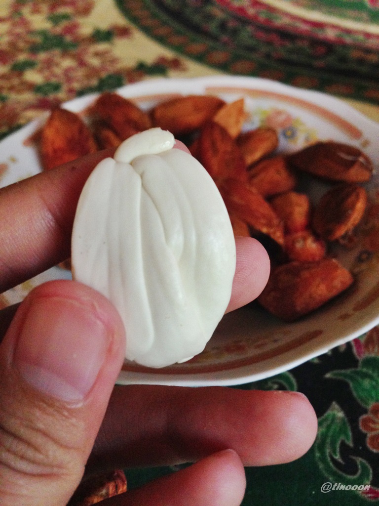 Buah kenari usai dikupas khas Pulau Makian | Sumber: Catatan Perjalanan