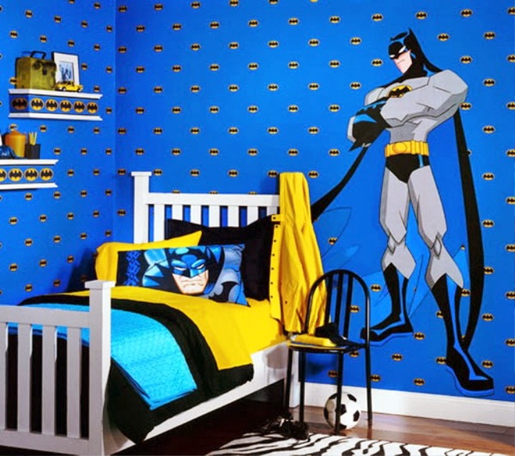 Comics room. Бэтмен на стене в комнате. Комната супергероя. Комната Бэтмен. Фотообои Бэтмен.