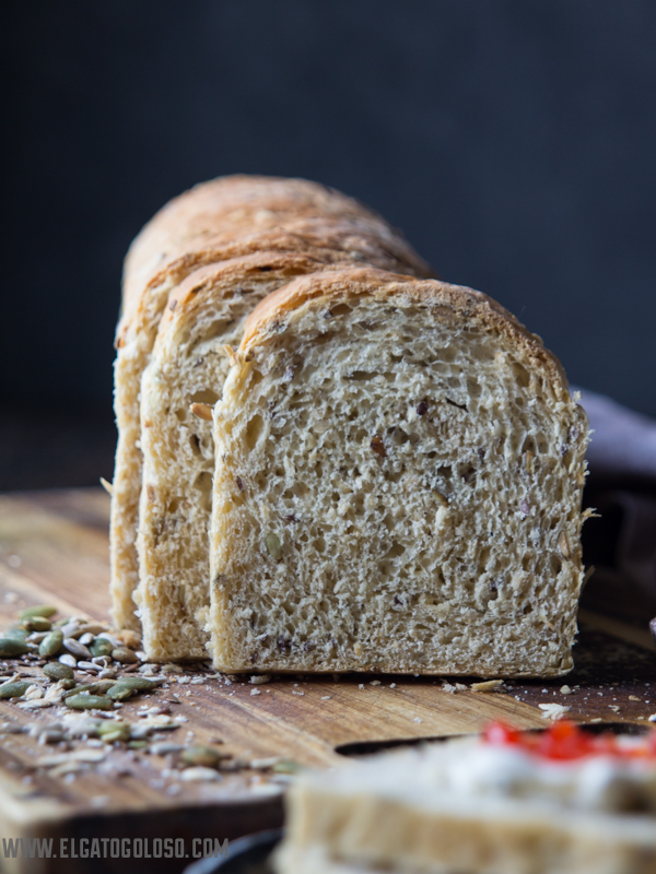El gato goloso - pan de avena y semillas