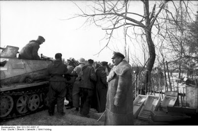 [Imagen: Bundesarchiv_Bild_101I-701-0357-17%252C_...chwitz.jpg]