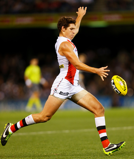 What are the biomechanical principles involved in a successful AFL drop