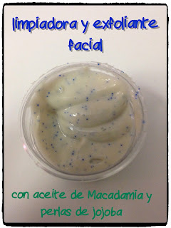 Limpiadora facial y exfoliante con macadamia y perlas de jojoba