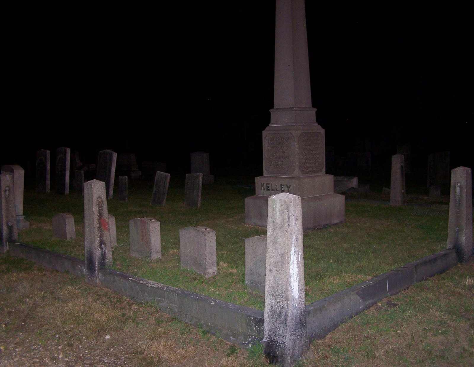 Southern Ct Paranormal Society Oak Street Cemetery, Norwich, CT