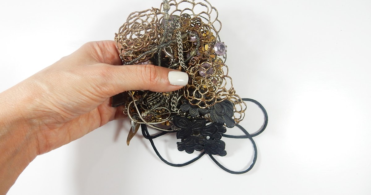 Jewelry Hack How to untangle multiple chain necklaces easy!