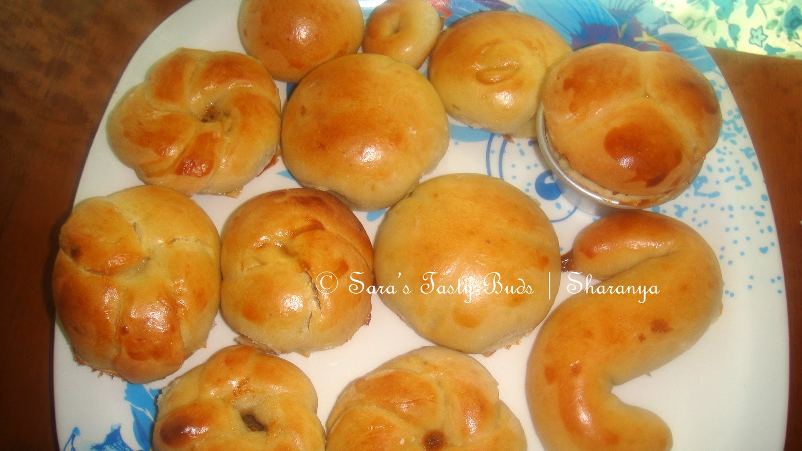 SARA'S TASTY BUDS Eggless Dinner Rolls Baking Eggless