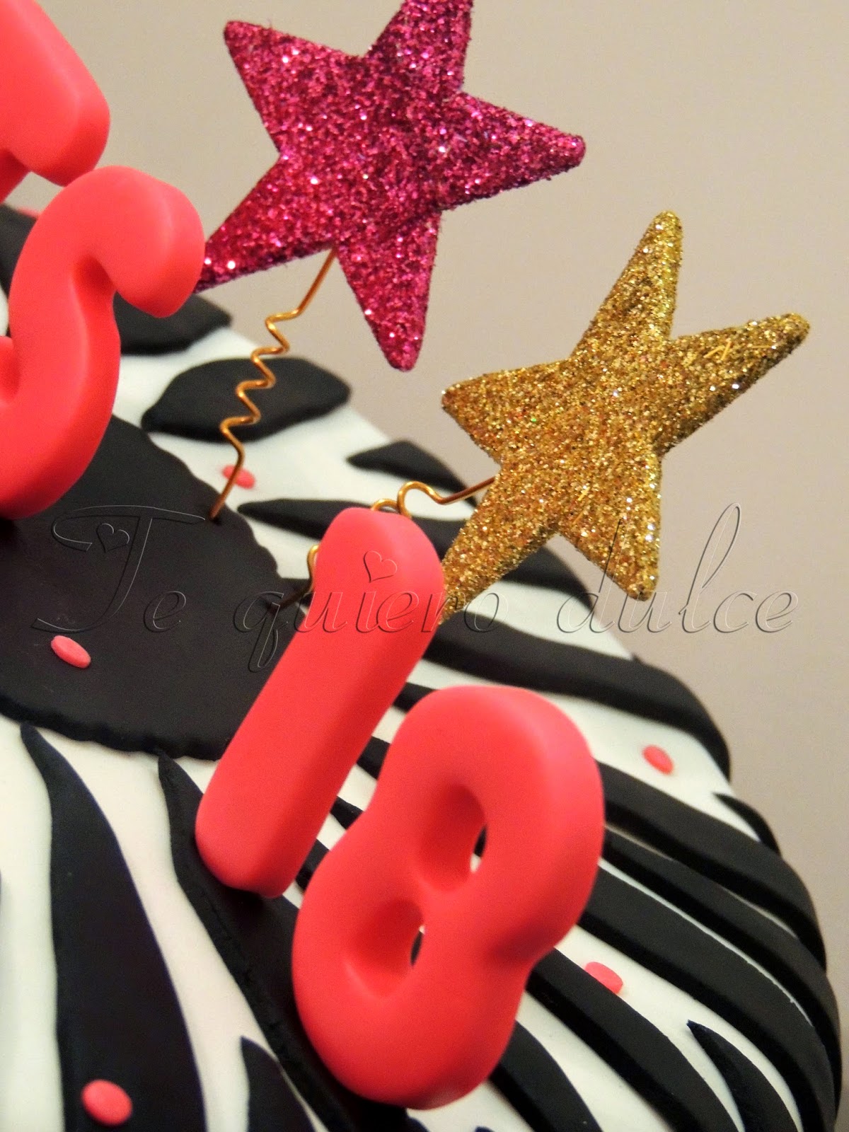 ♥TE QUIERO DULCE♥: Torta acebrada para 18 años
