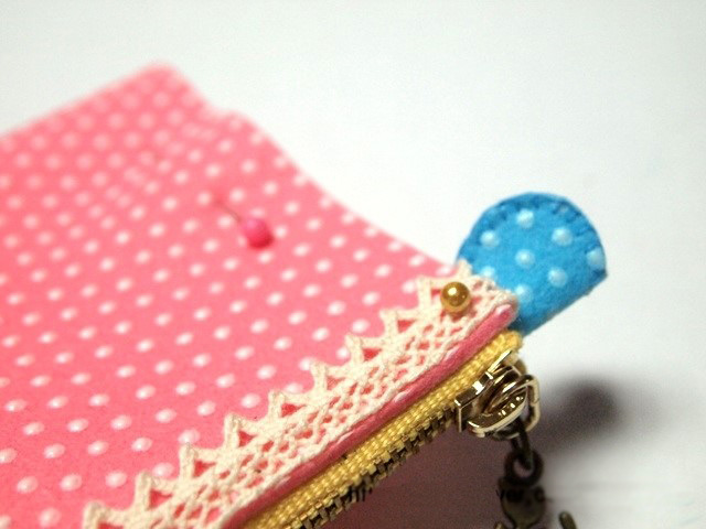 How to Sew Triangle Pouch Tutorial. Photo Sewing Tutorial.